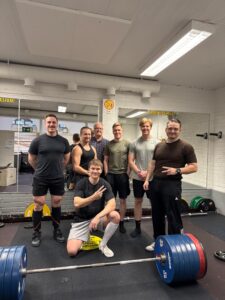 Perinteinen joulunodotuskisa Otahallilla